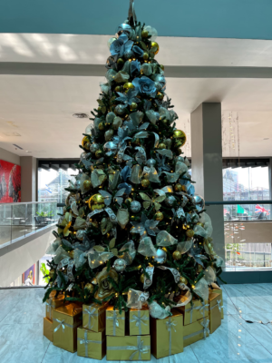 PhotoGrid_1698527933046 10ft Traditional Green Christmas tree with green and gold ornaments